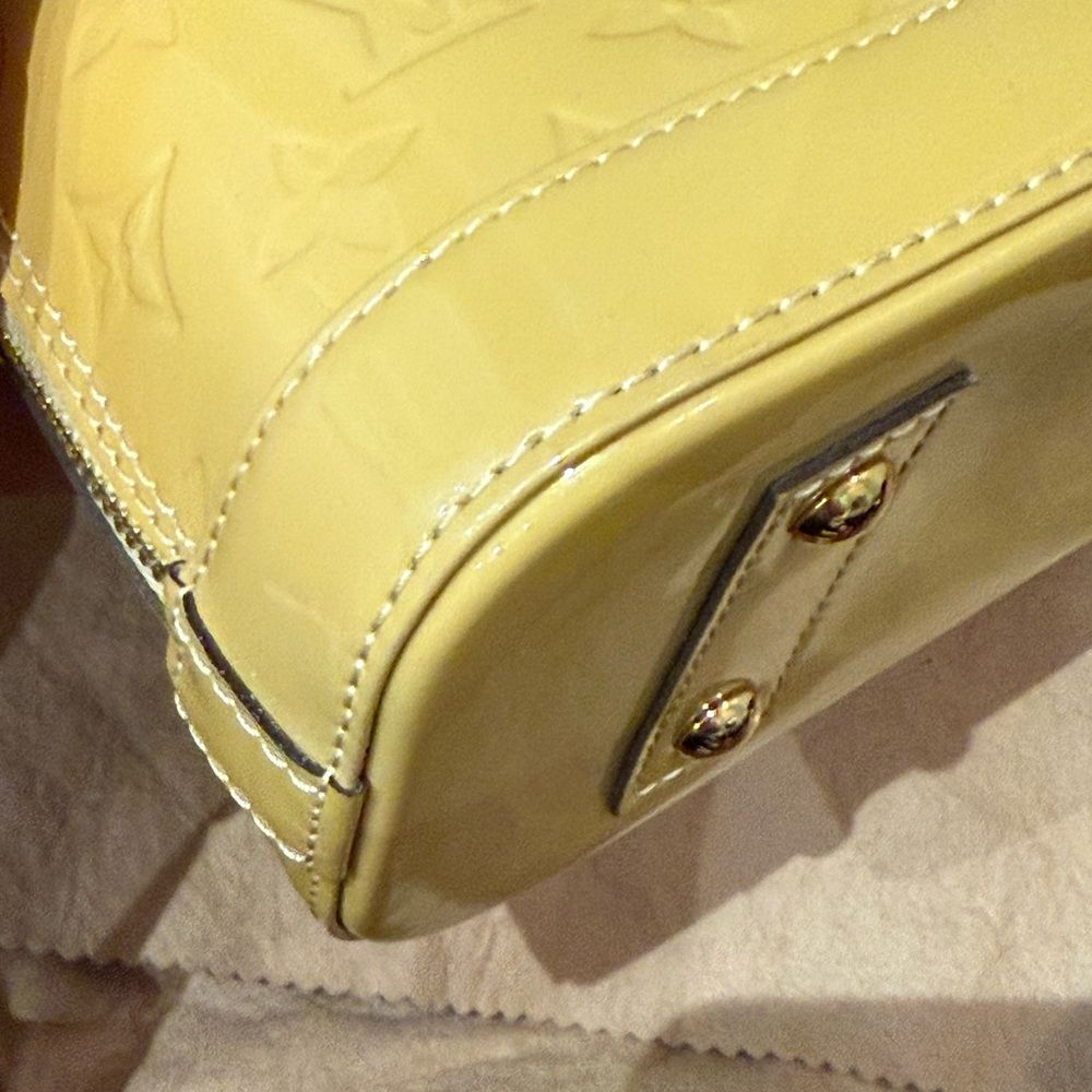 SOLD 🚨 LV Alma BB - NOT INCLUDING LV BAG CHARM - Picture 6 of 13